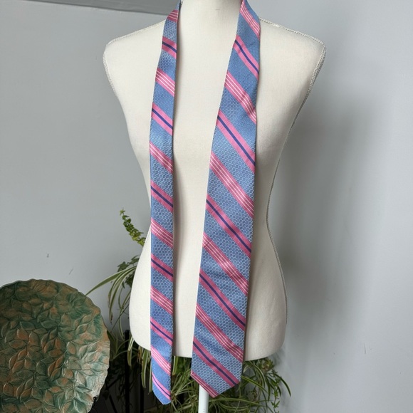 Holland & Sherry Tall Man Necktie Silk USA Made Pink Blue White Striped‎ - Picture 6 of 6